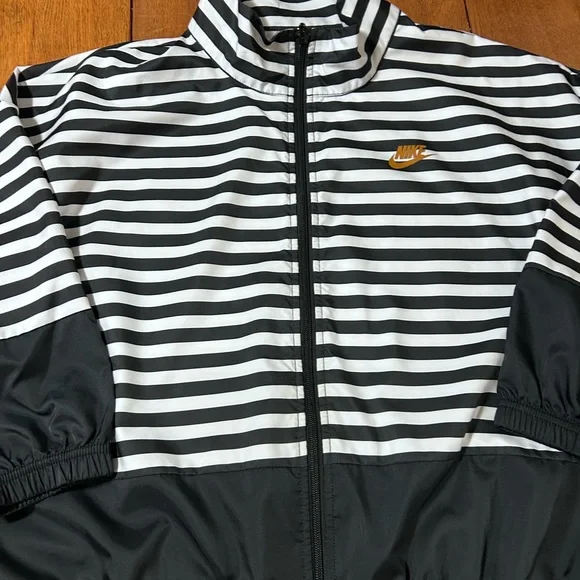 Nike Black and White Striped Jacket with Gold Logo - Picture 2 of 5